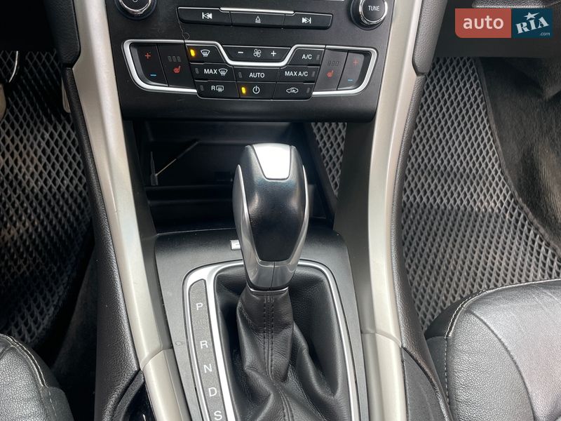 Седан Ford Fusion 2016 в Ічні