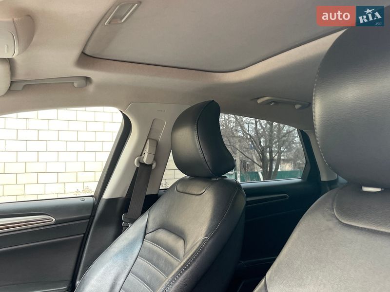 Седан Ford Fusion 2016 в Ічні