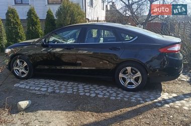 Седан Ford Fusion 2015 в Старій Вижівці
