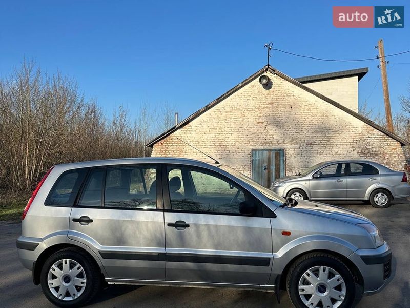 Хэтчбек Ford Fusion 2006 в Хороле фото 16 Хэтчбек Ford Fusion 2006 в Хороле