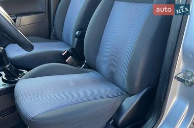 Хэтчбек Ford Fusion 2006 в Хороле