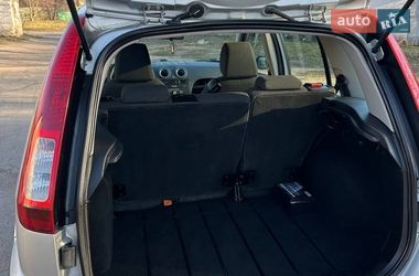 Хэтчбек Ford Fusion 2006 в Хороле