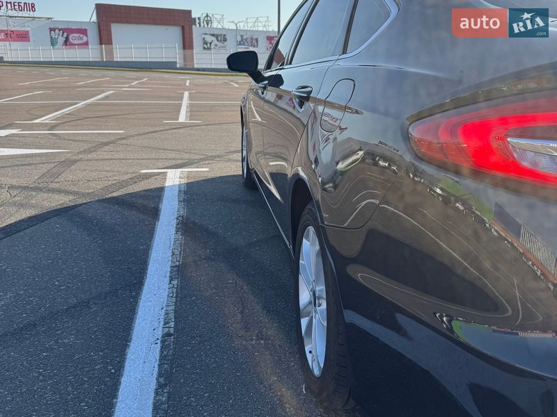 Седан Ford Fusion 2020 в Олександрії