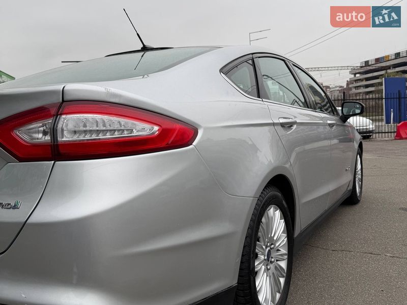 Седан Ford Fusion 2015 в Киеве фото 2 Седан Ford Fusion 2015 в Киеве
