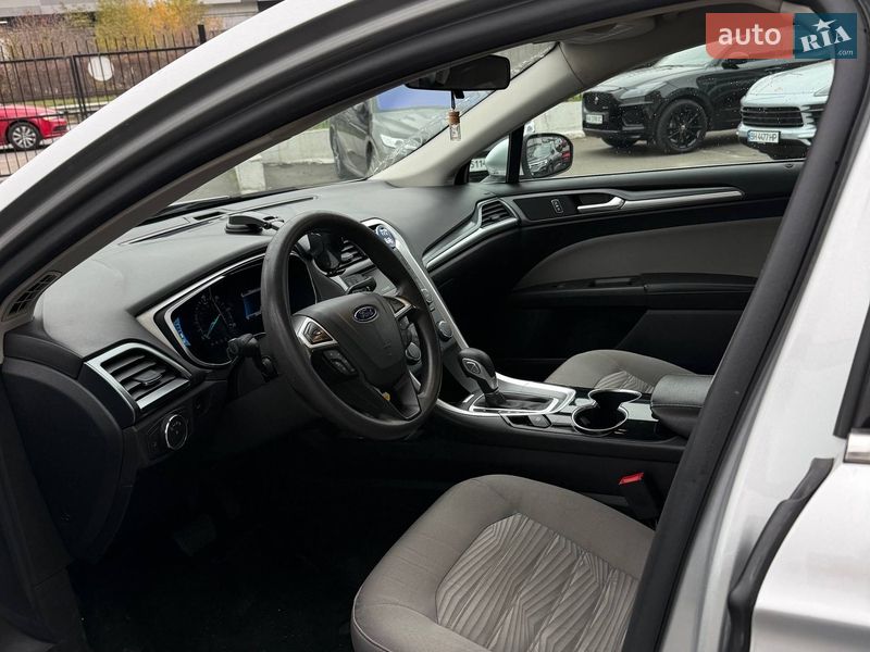 Седан Ford Fusion 2015 в Киеве фото 6 Седан Ford Fusion 2015 в Киеве