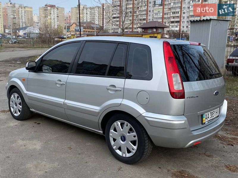 Хэтчбек Ford Fusion 2011 в Киеве