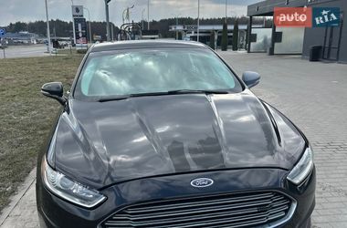 Седан Ford Fusion 2016 в Львове