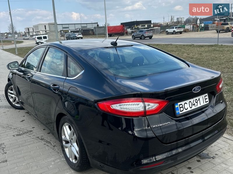 Седан Ford Fusion 2016 в Львові