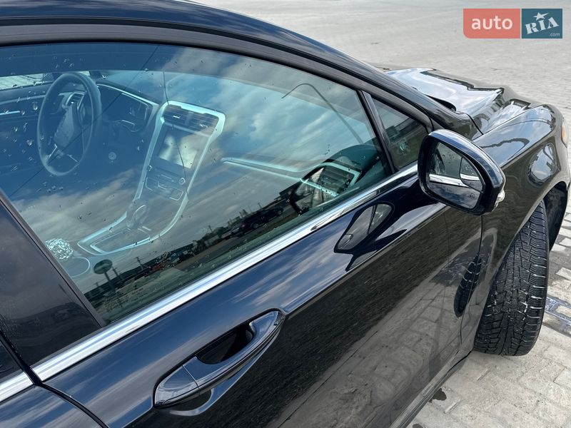 Седан Ford Fusion 2016 в Львові