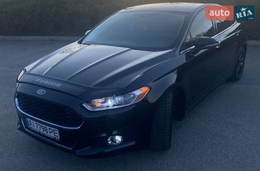 Седан Ford Fusion 2013 в Умані