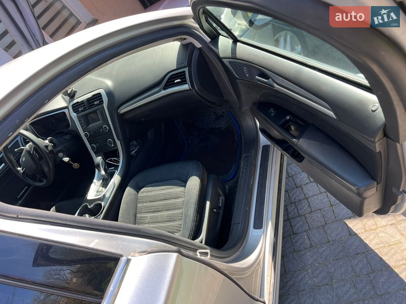 Седан Ford Fusion 2016 в Городку