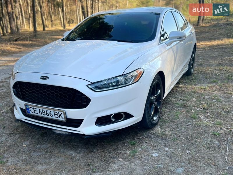 Седан Ford Fusion 2015 в Ровно