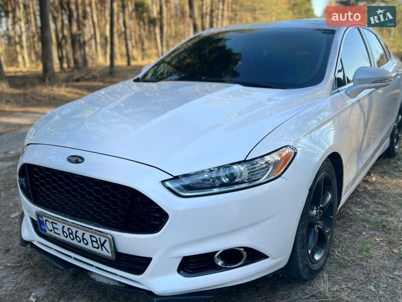 Седан Ford Fusion 2015 в Ровно