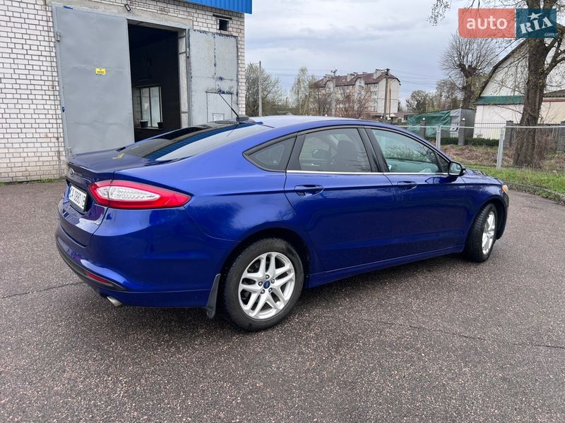 Седан Ford Fusion 2013 в Смілі