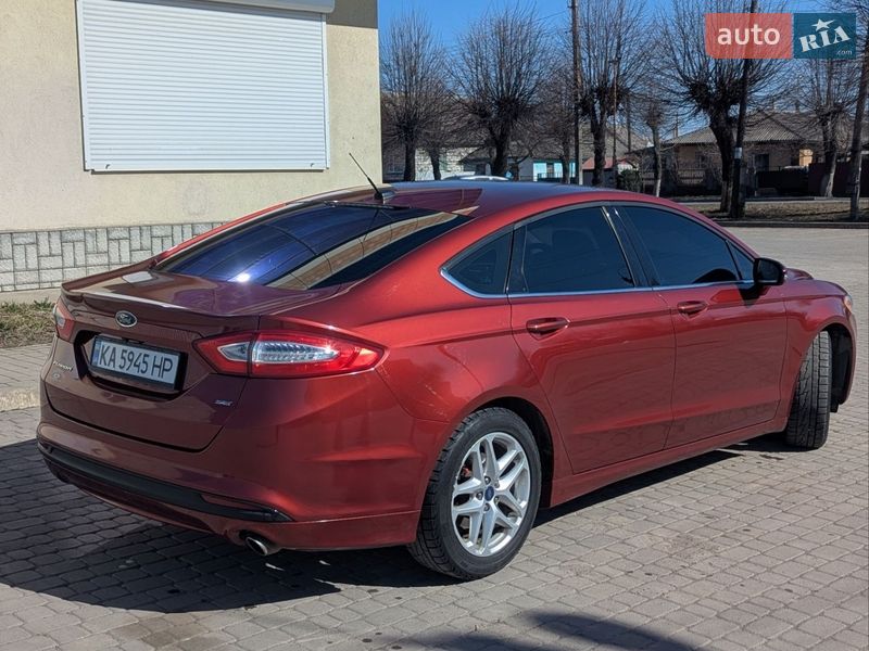 Седан Ford Fusion 2013 в Староконстантинове