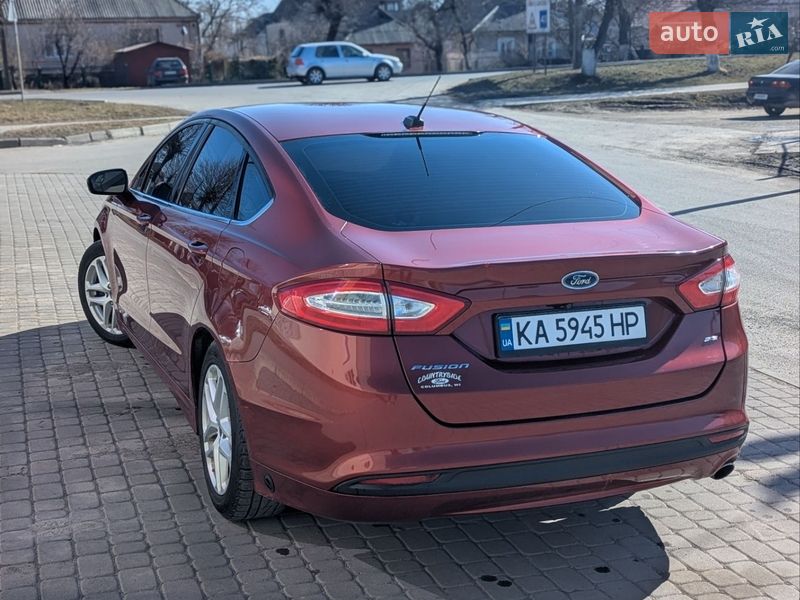 Седан Ford Fusion 2013 в Староконстантинове