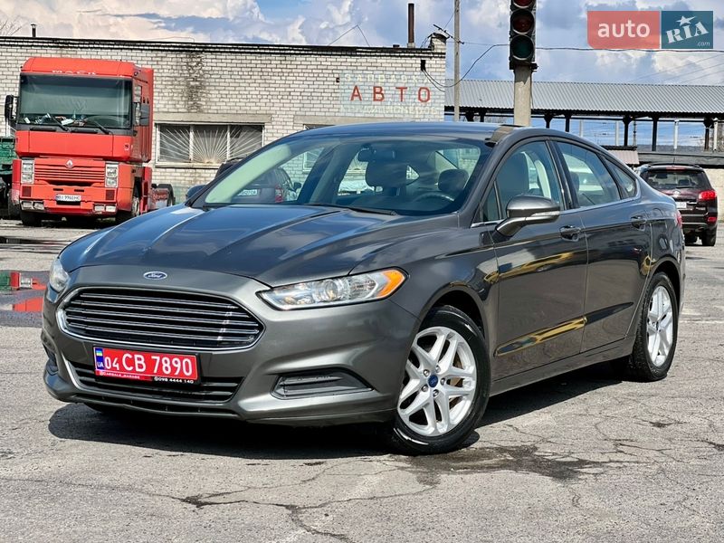 Седан Ford Fusion 2015 в Горішніх Плавнях