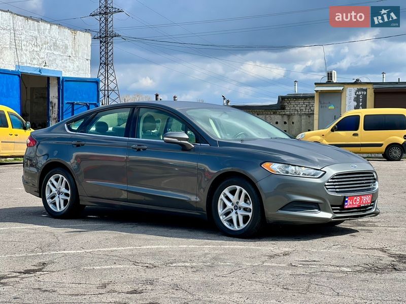 Седан Ford Fusion 2015 в Горішніх Плавнях