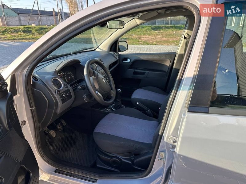 Хэтчбек Ford Fusion 2011 в Овруче