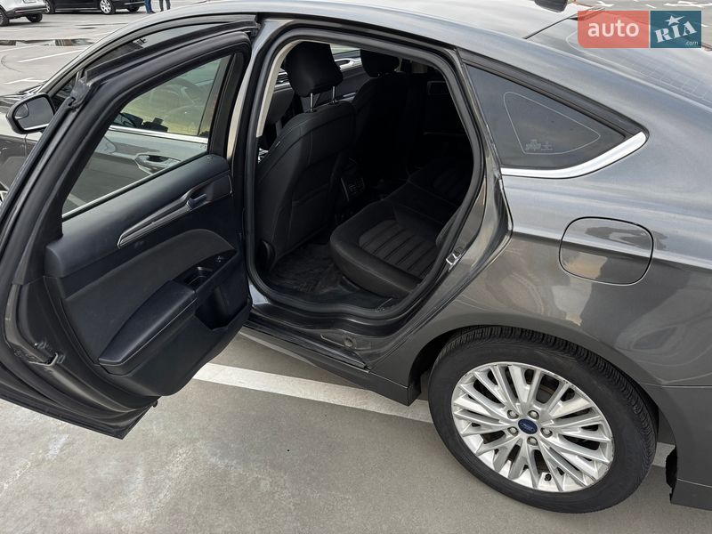 Седан Ford Fusion 2016 в Києві