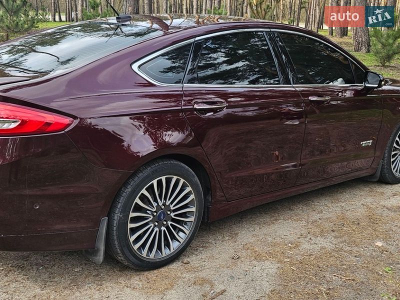 Седан Ford Fusion 2016 в Кропивницком