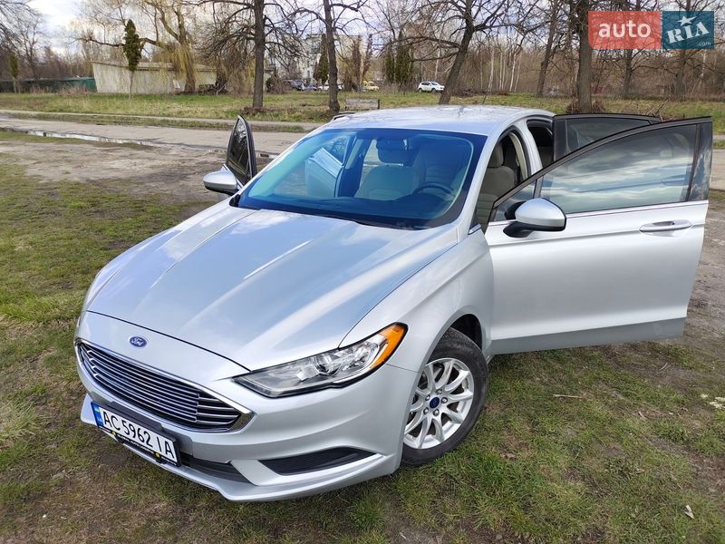 Седан Ford Fusion 2017 в Шостці