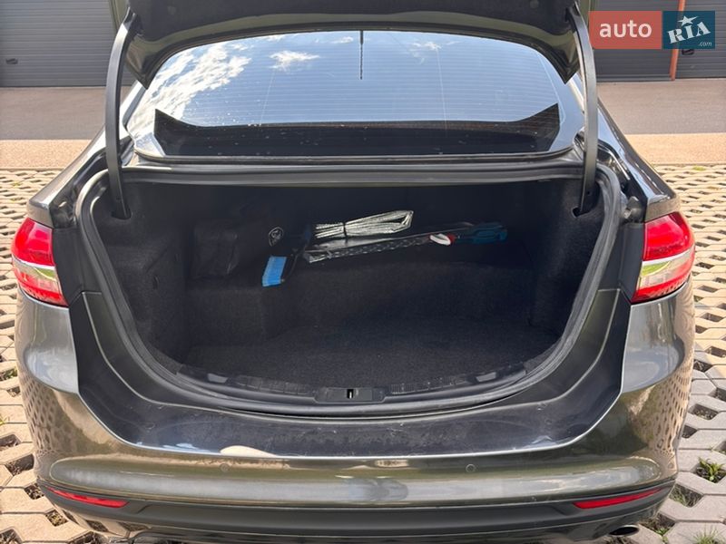 Седан Ford Fusion 2016 в Києві