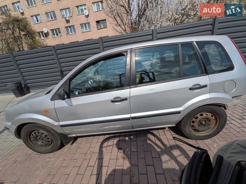 Хетчбек Ford Fusion 2004 в Черкасах