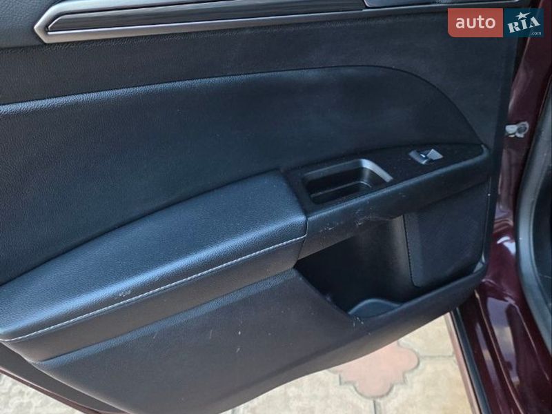 Седан Ford Fusion 2018 в Шептицькому