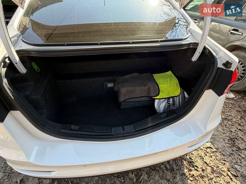 Седан Ford Fusion 2019 в Львове