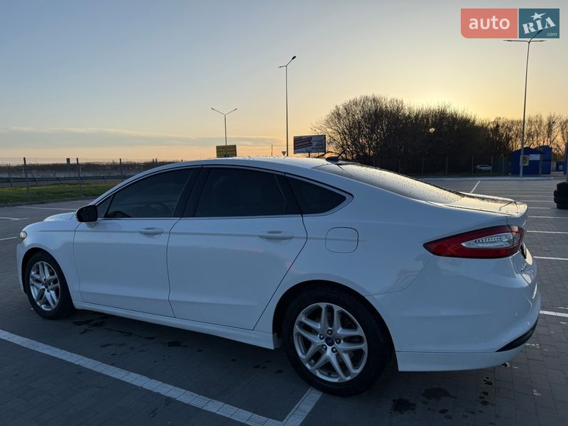 Седан Ford Fusion 2012 в Борисполі