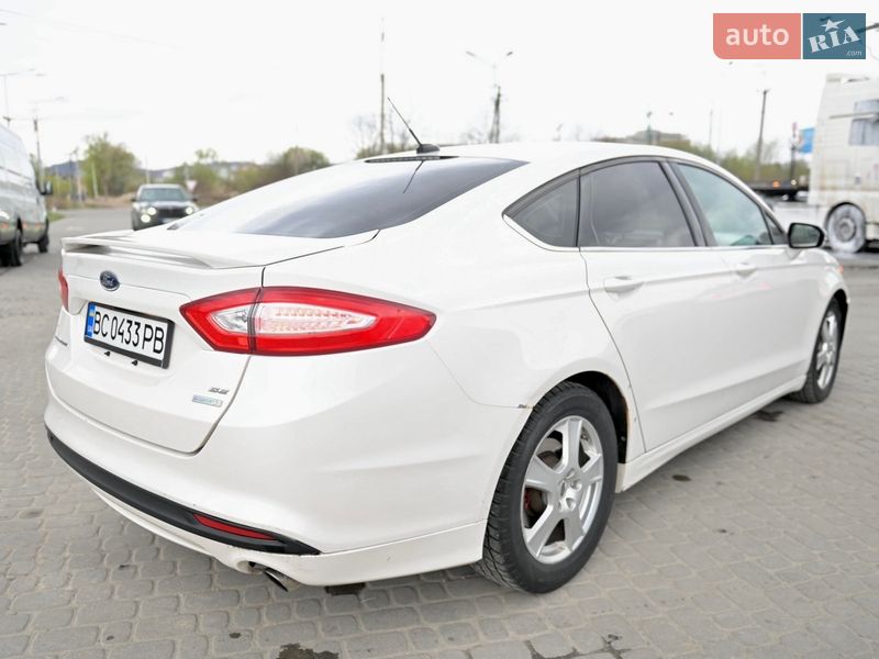 Седан Ford Fusion 2013 в Львові
