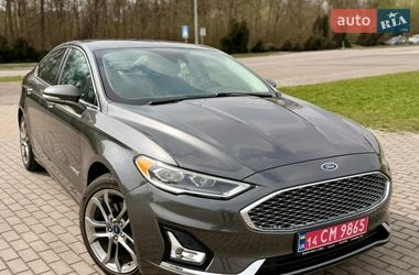 Седан Ford Fusion 2019 в Львове