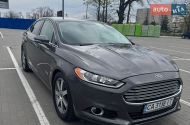 Седан Ford Fusion 2015 в Умані