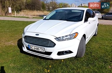 Седан Ford Fusion 2014 в Львове
