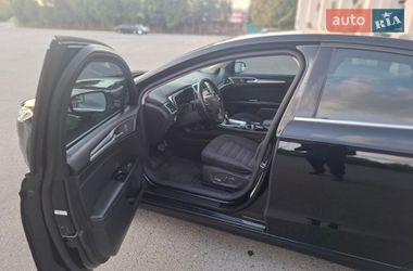 Седан Ford Fusion 2015 в Ужгороді