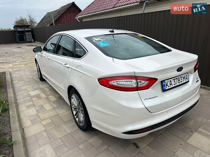 Седан Ford Fusion 2014 в Гостомеле