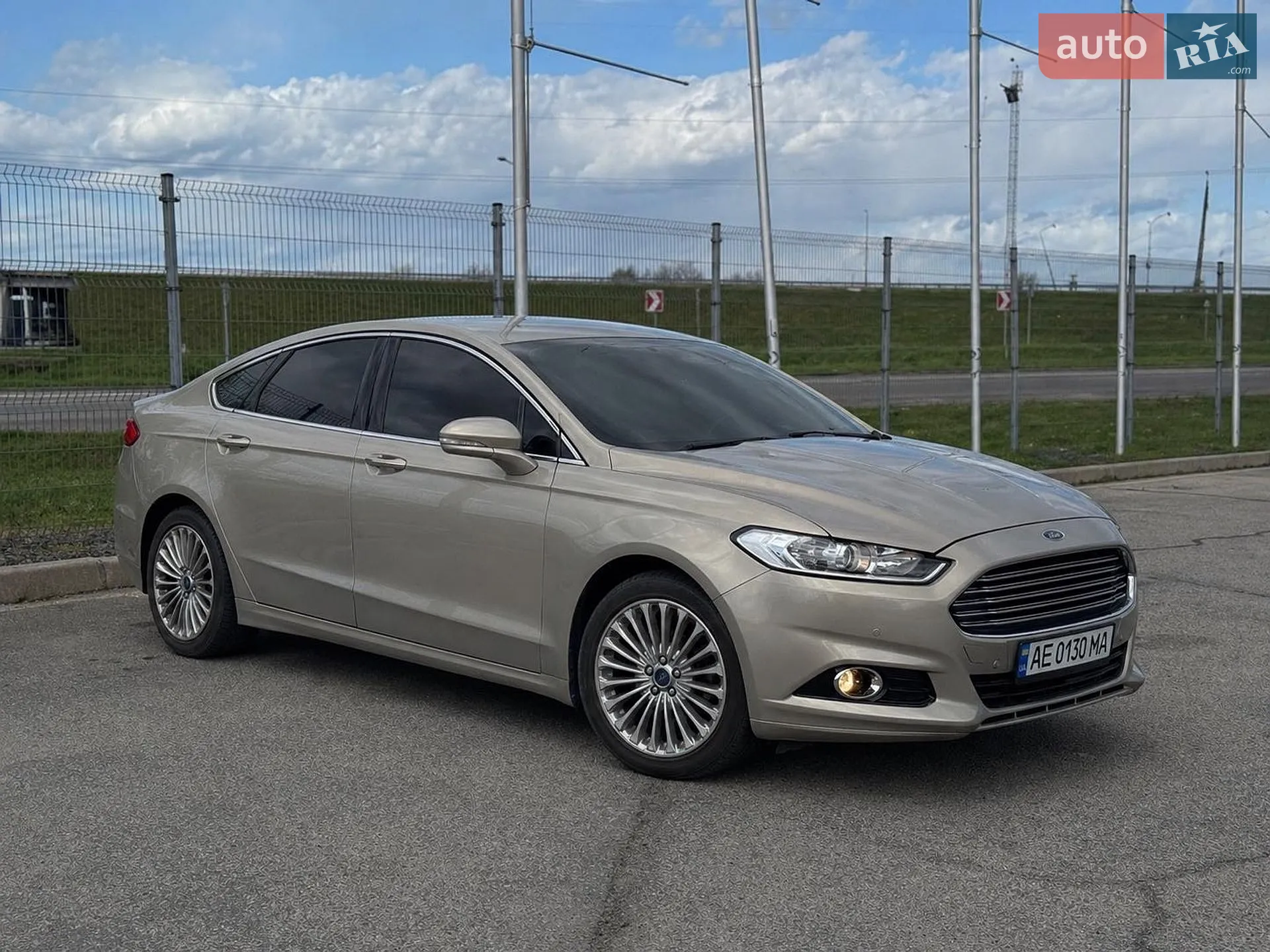 2015 Ford Fusion - фото 1