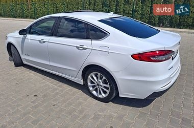 Седан Ford Fusion 2019 в Одесі