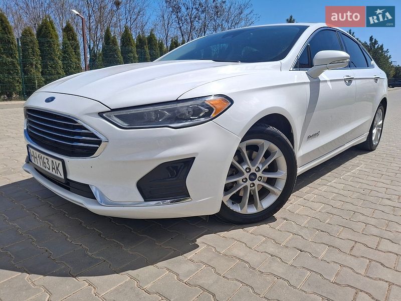 Седан Ford Fusion 2019 в Одесі