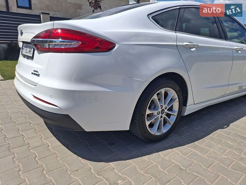 Седан Ford Fusion 2019 в Одесі