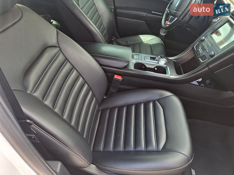 Седан Ford Fusion 2019 в Одесі