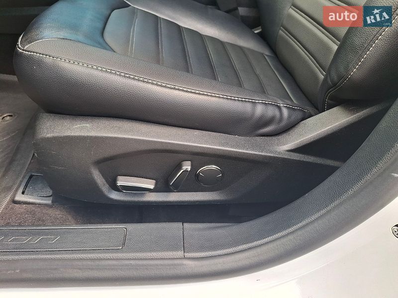 Седан Ford Fusion 2019 в Одесі