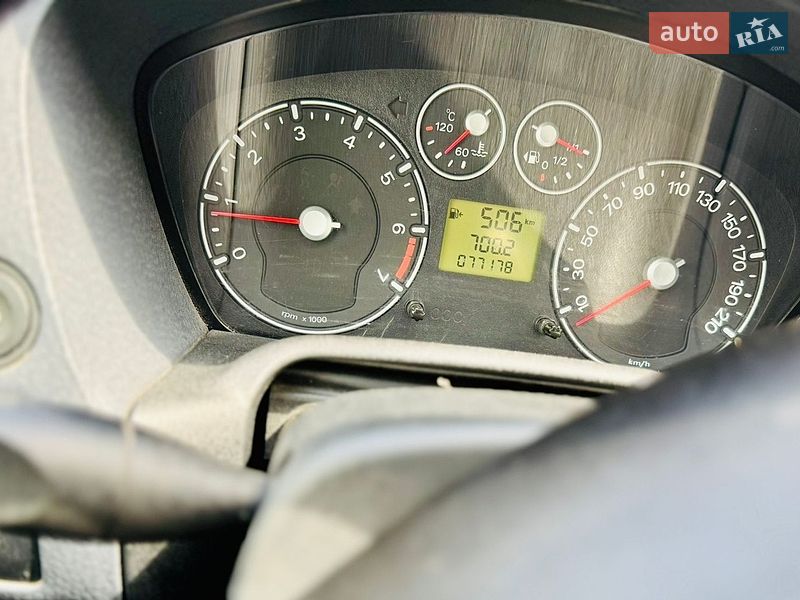 Хэтчбек Ford Fusion 2010 в Ромнах