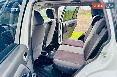 Хэтчбек Ford Fusion 2010 в Ромнах
