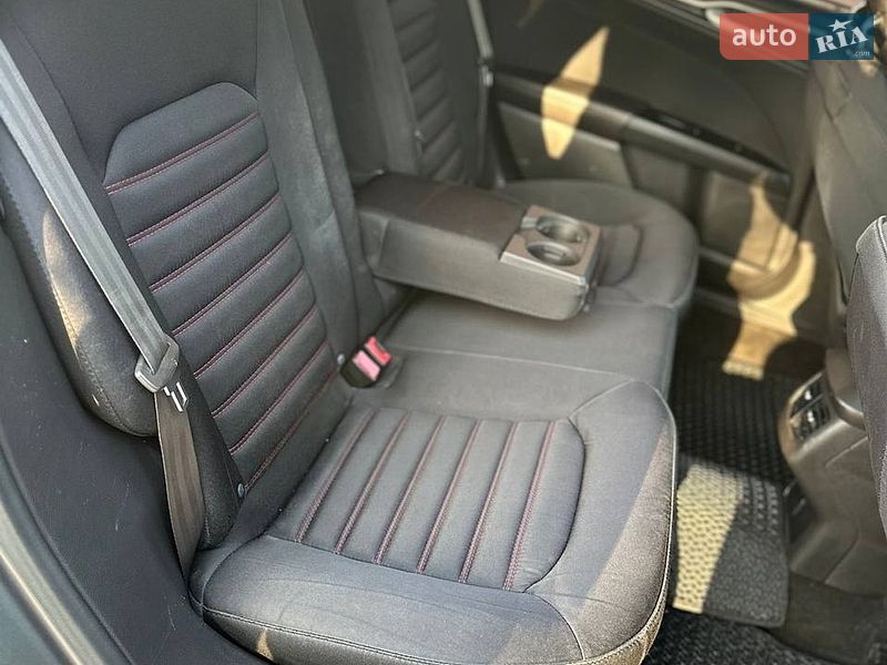 Седан Ford Fusion 2014 в Калуше
