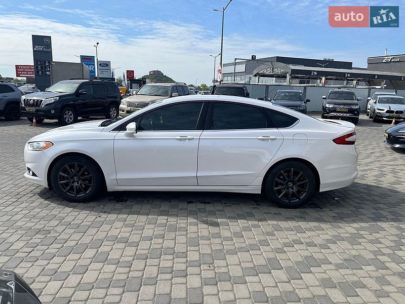 Седан Ford Fusion 2016 в Мукачевому
