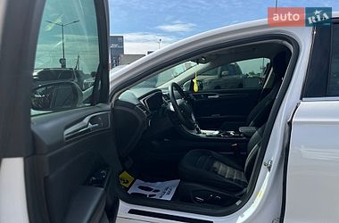 Седан Ford Fusion 2016 в Мукачевому