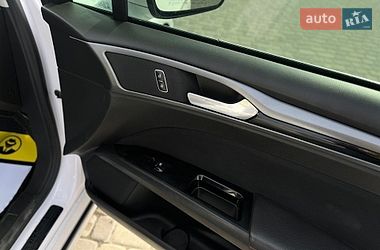 Седан Ford Fusion 2016 в Мукачевому