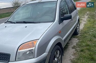 Хэтчбек Ford Fusion 2006 в Нетешине